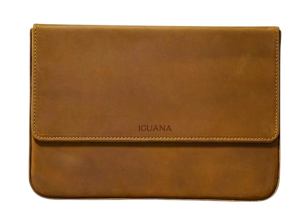 Iguana Pen Case Camel, 12 Writing Items