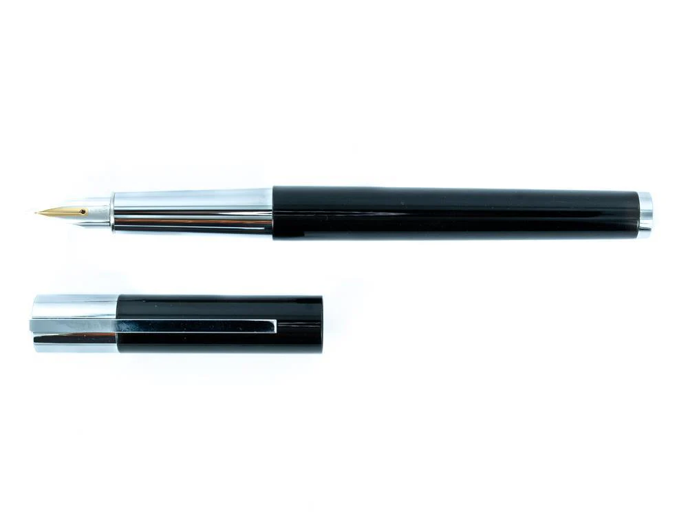 Lamy Scala Pianoblack Fountain Pen, Black, 14k Gold Platinum Plated - Image 4