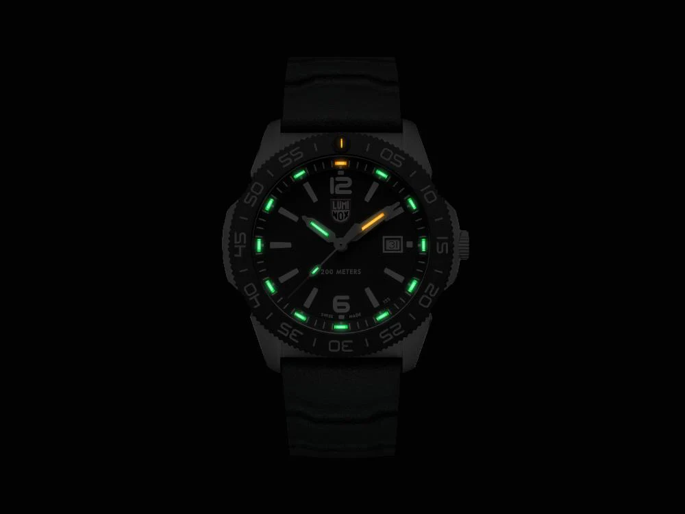 Luminox Sea Pacific Diver Quartz Watch, CARBONOX, Black, 44 mm, 20 atm, XS.3121 - Image 3