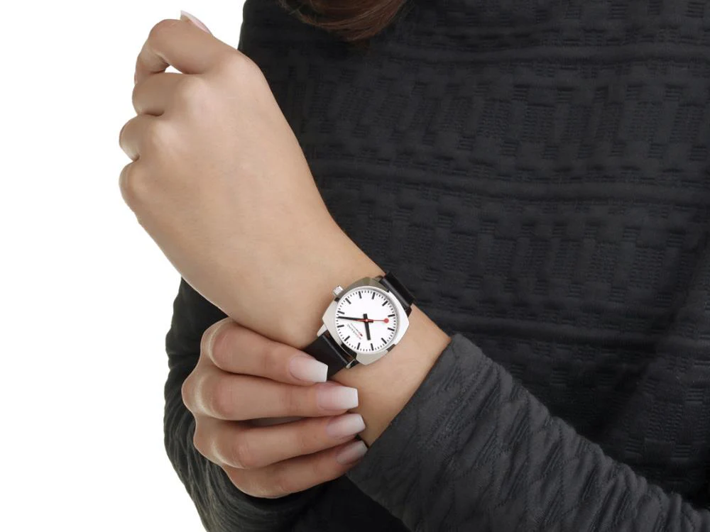 Mondaine Cushion Quartz Watch, White, 31 mm, Leather strap, MSL.31110.LBV - Image 3