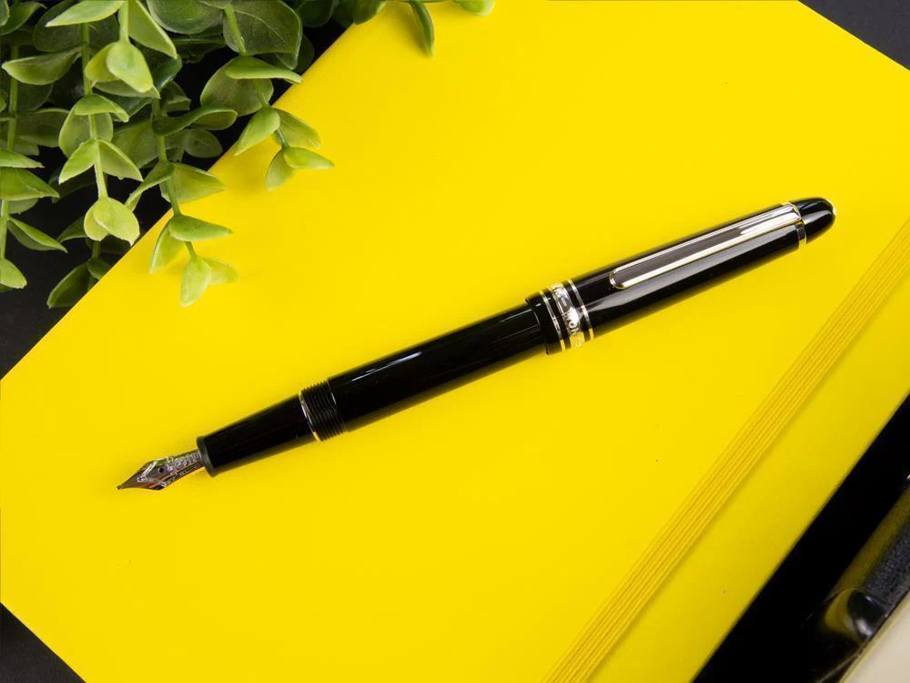 Montblanc Meisterstück Classique Fountain Pen, Platinum trim, 132468 - Image 4