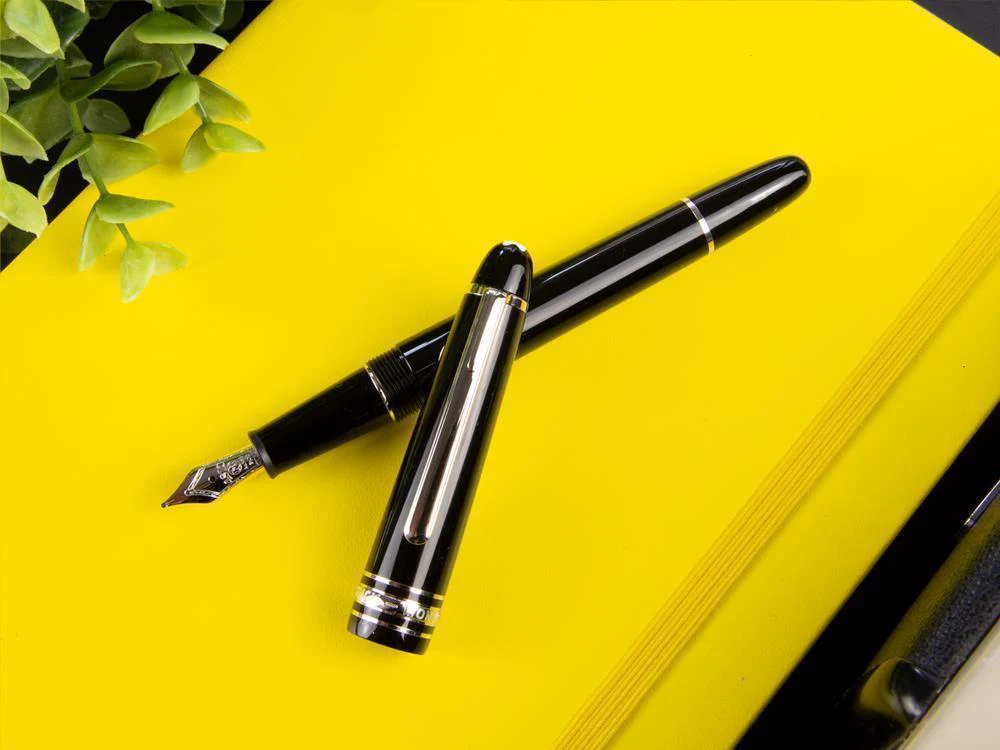 Montblanc Meisterstück Classique Fountain Pen, Platinum trim, 132468 - Image 5