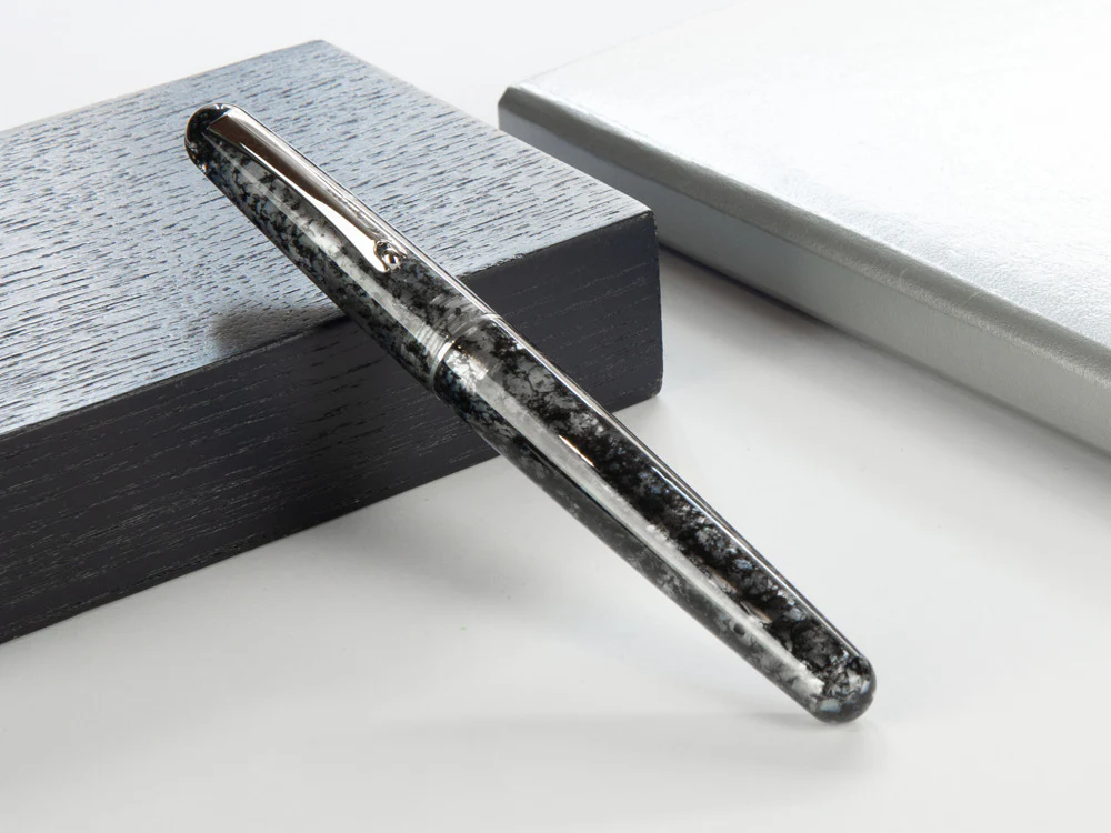 Montegrappa Elmo Ambiente Charcoal Rollerball pen, Resin, ISEERRIC - Image 6