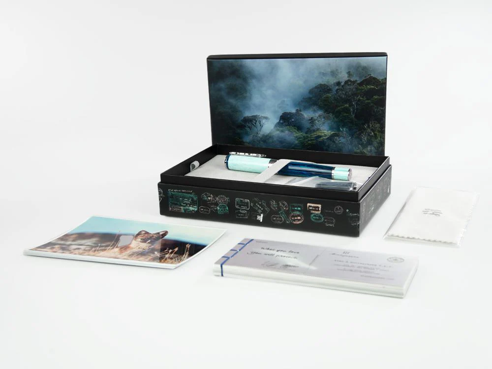 Montegrappa Wild Arctic Fountain Pen, Blue, Limited Edition, ISWDR-AA - Image 9