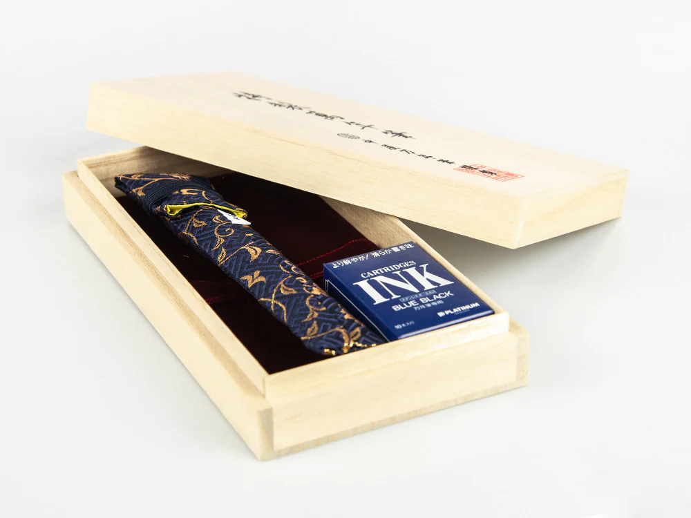 Nakaya Cigar Kuro-Roiro Portable Black Fountain Pen, Urushi lacquer - Image 10