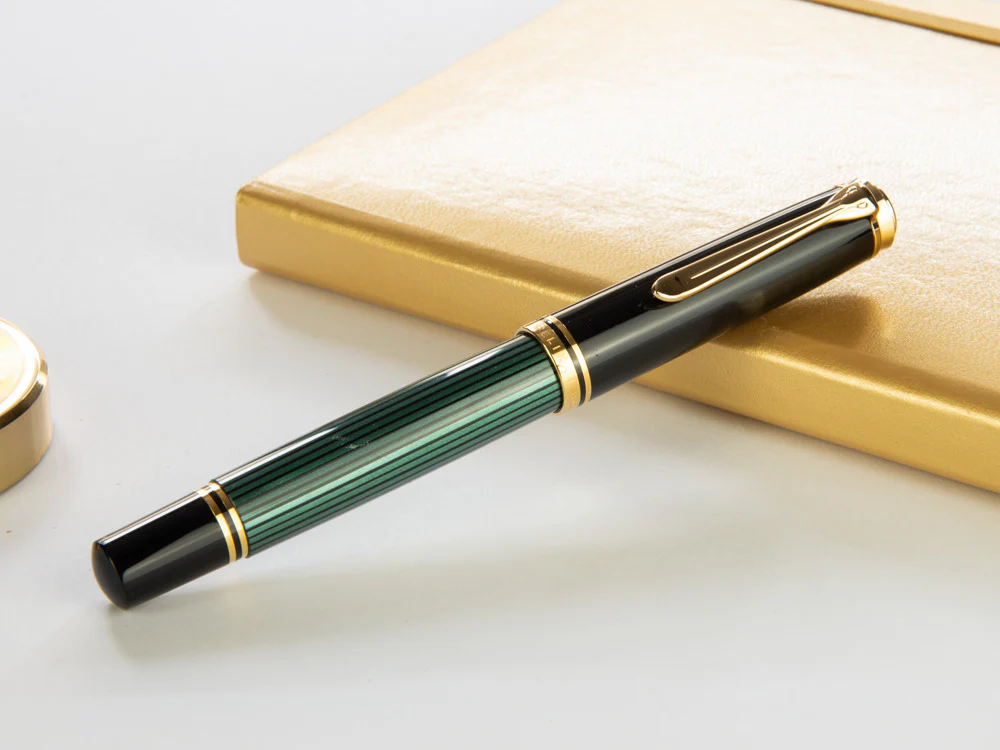 Pelikan R800 Rollerball pen, Green resin, Gold trim, 987990 - Image 6