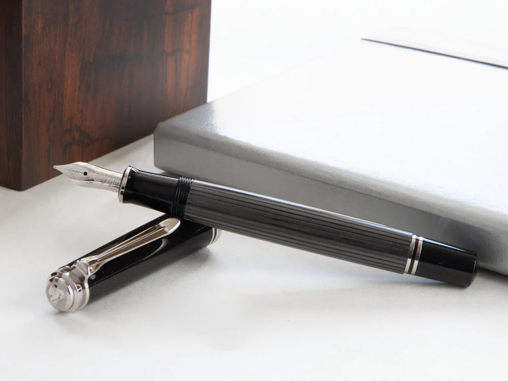 Pelikan Souverän M605 Stresemann Fountain Pen, Palladium trim, 813624 - Image 5