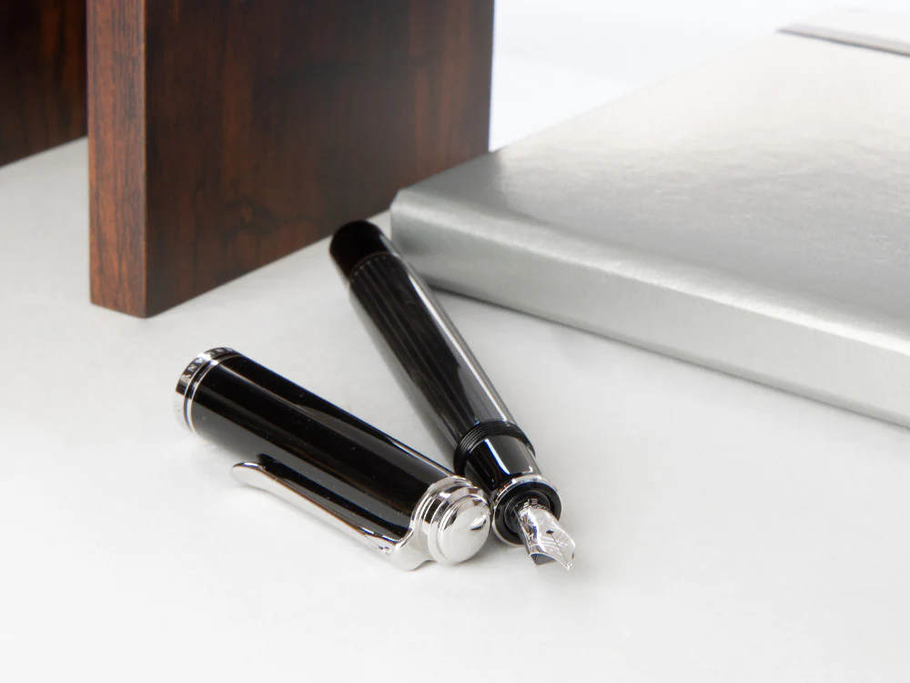 Pelikan Souverän M605 Stresemann Fountain Pen, Palladium trim, 813624 - Image 7