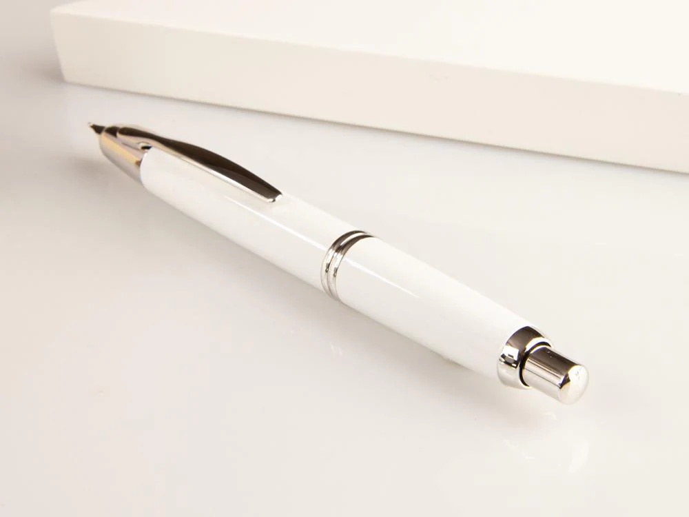 Pilot Capless Retractable Fountain Pen White, Chrome - Image 4