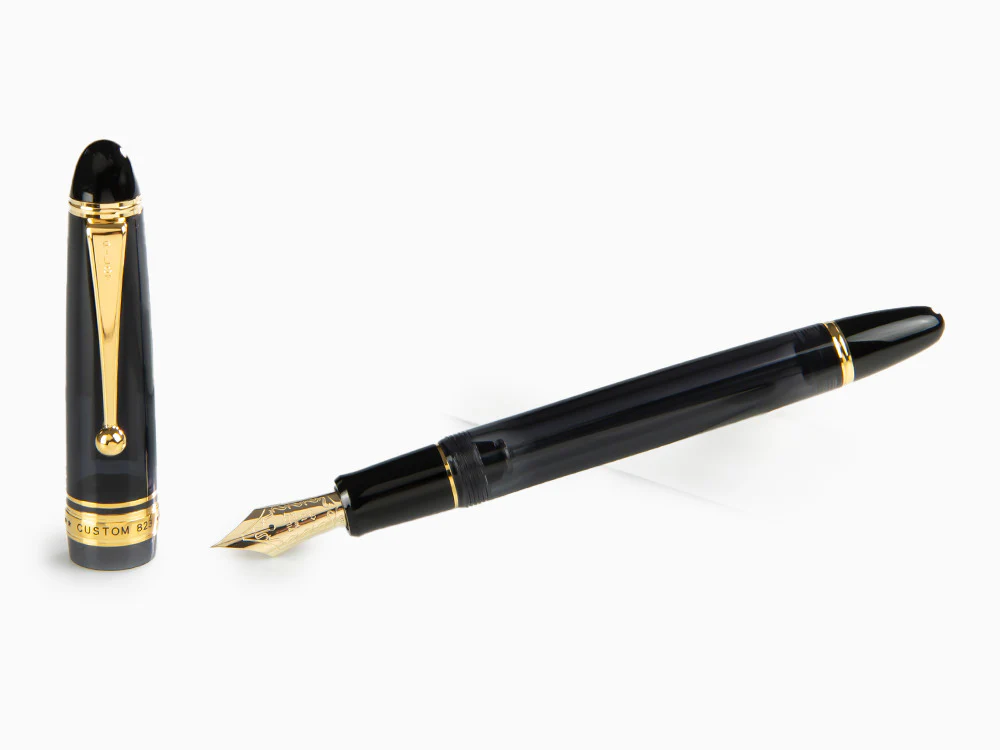 Pilot Custom 823 Fountain Pen, Acrylic Resin, Gold trim, Black, NC823N - Image 2