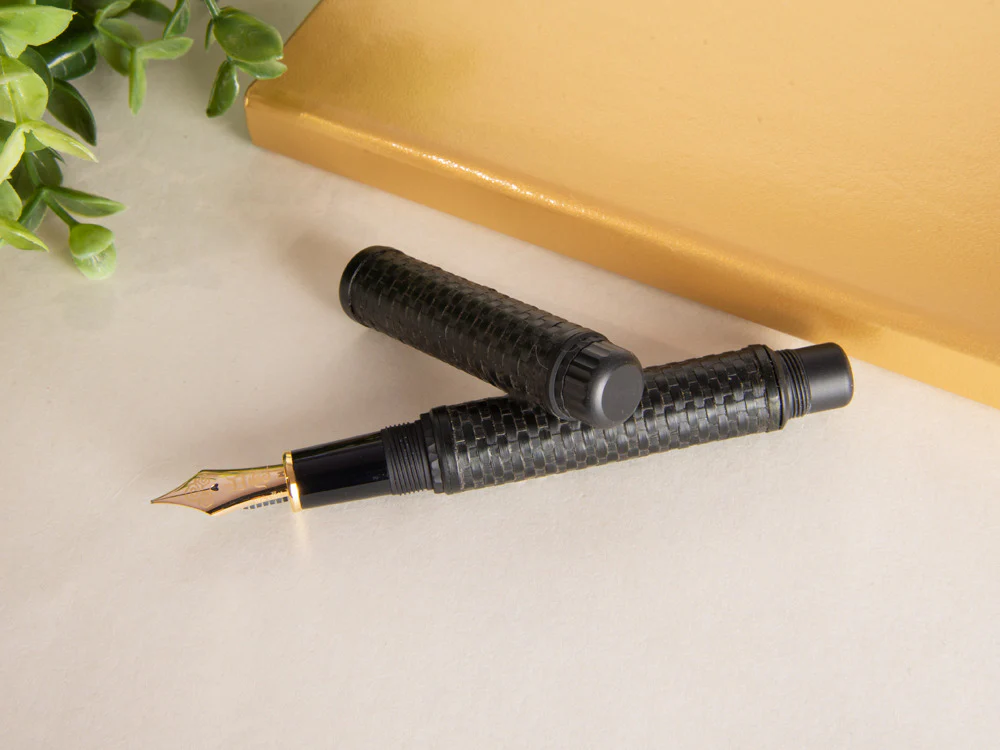 Platinum Izumo Bamboo Ankokushoku Fountain Pen, Black, PBA-120000G-1 - Image 2
