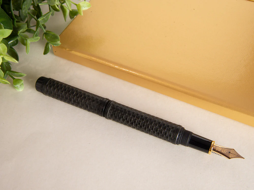 Platinum Izumo Bamboo Ankokushoku Fountain Pen, Black, PBA-120000G-1 - Image 4