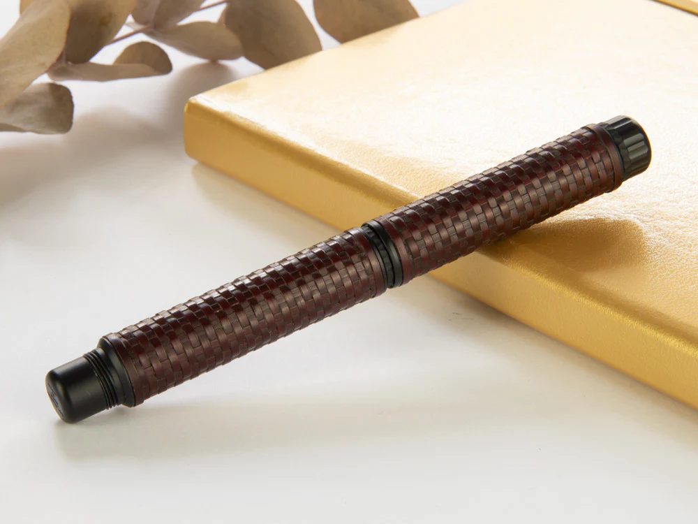 Platinum Izumo Bamboo Benikabairo Fountain Pen, Burgundy, PBA-120000G-15 - Image 6