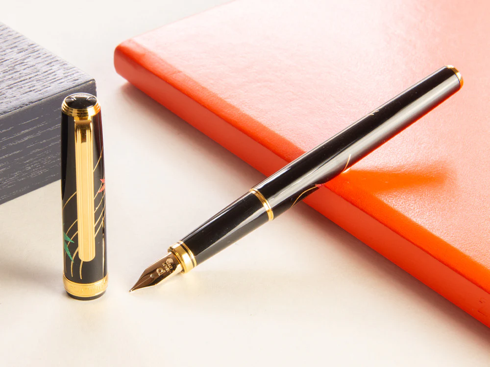Platinum Kanazawa Maki-e Changing Autumn Leaves Fountain Pen - Image 2