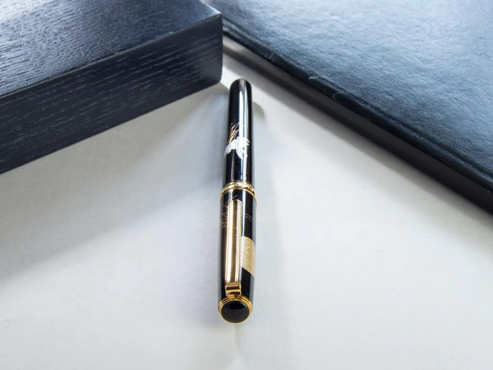 Platinum Kanazawa Maki-e The Moon and a Rabbit Fountain Pen - Image 6