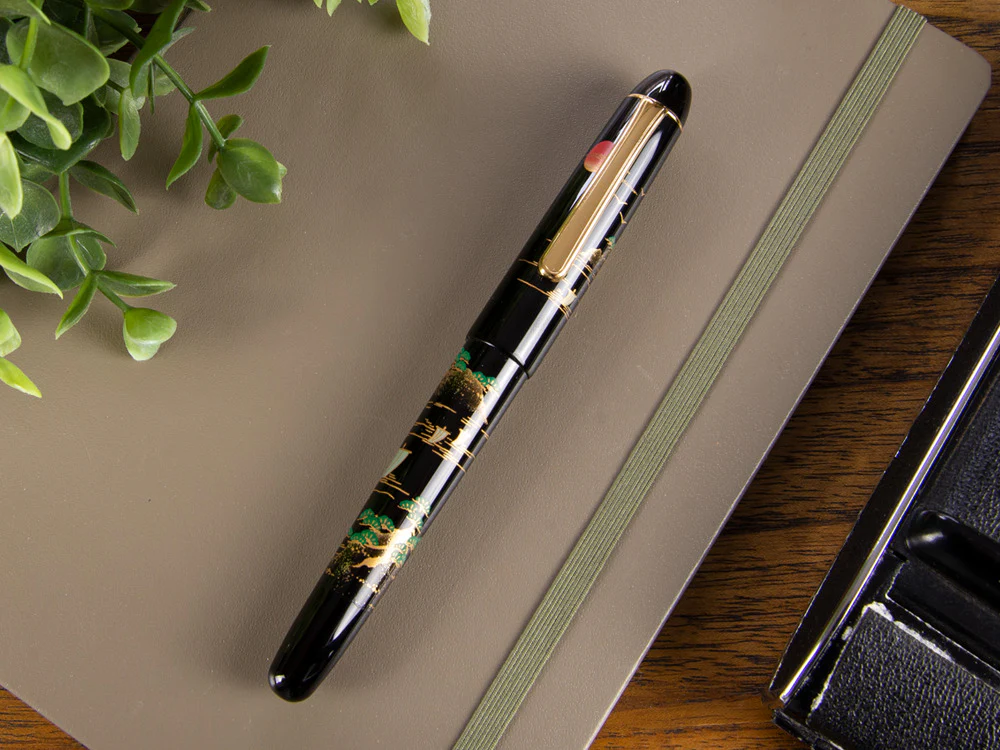 Platinum Urushi Maki-e Sansui Fountain Pen, Resin and urushi lacquer - Image 3