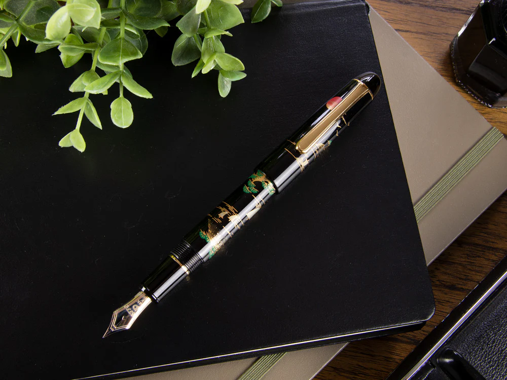 Platinum Urushi Maki-e Sansui Fountain Pen, Resin and urushi lacquer - Image 4