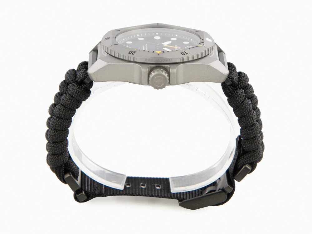 Victorinox Dive Pro Quartz Watch, Titanium, Black, 43 mm, V241993.1 - Image 5